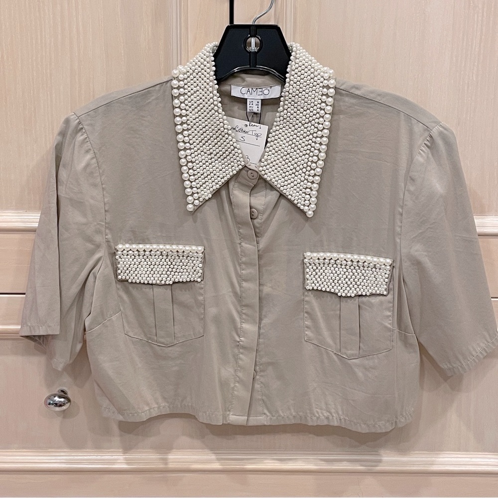 Cameo Cropped Pearl Button Down
